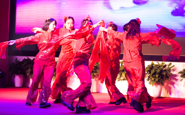 2015年度托马斯教育颁奖盛典-大兴校区幼小部 舞蹈《好运来》